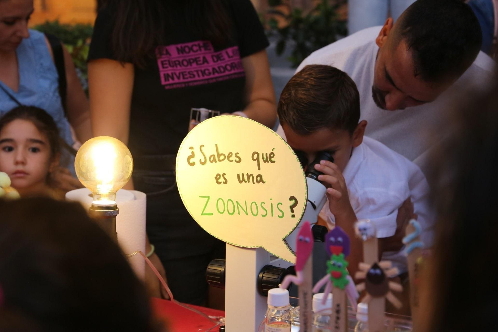 Las mejores imágenes de la Noche de los Investigadores de Córdoba Las mejores imágenes de la Noche de los Investigadores de Córdoba
