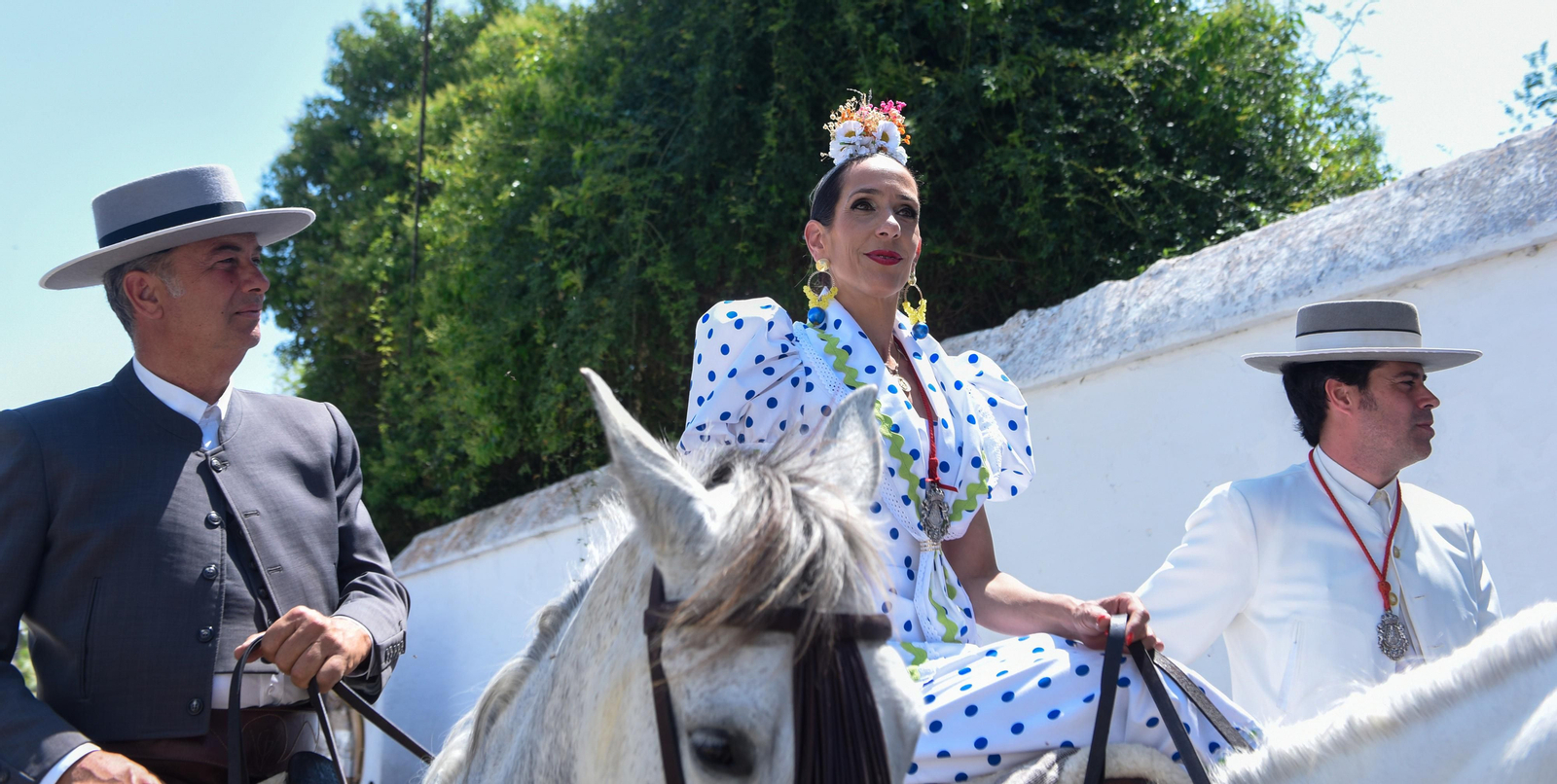 El paso de las Hermandades de Coria y La Puebla del Río por Villamanrique, en imágenes