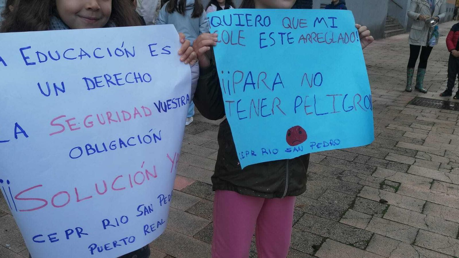 Pancartas que han mostrado los alumnos en la protesta Pancartas que han mostrado los alumnos en la protesta