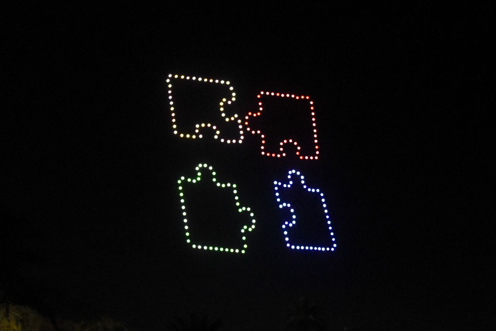 Fotos del espectáculo de Navidad con drones en La Línea