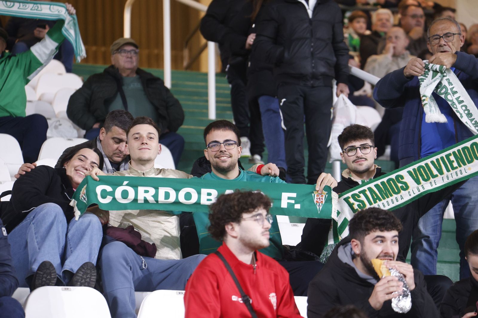 Las mejores fotos del ambiente en El Arcángel para el Córdoba CF - Burgos
