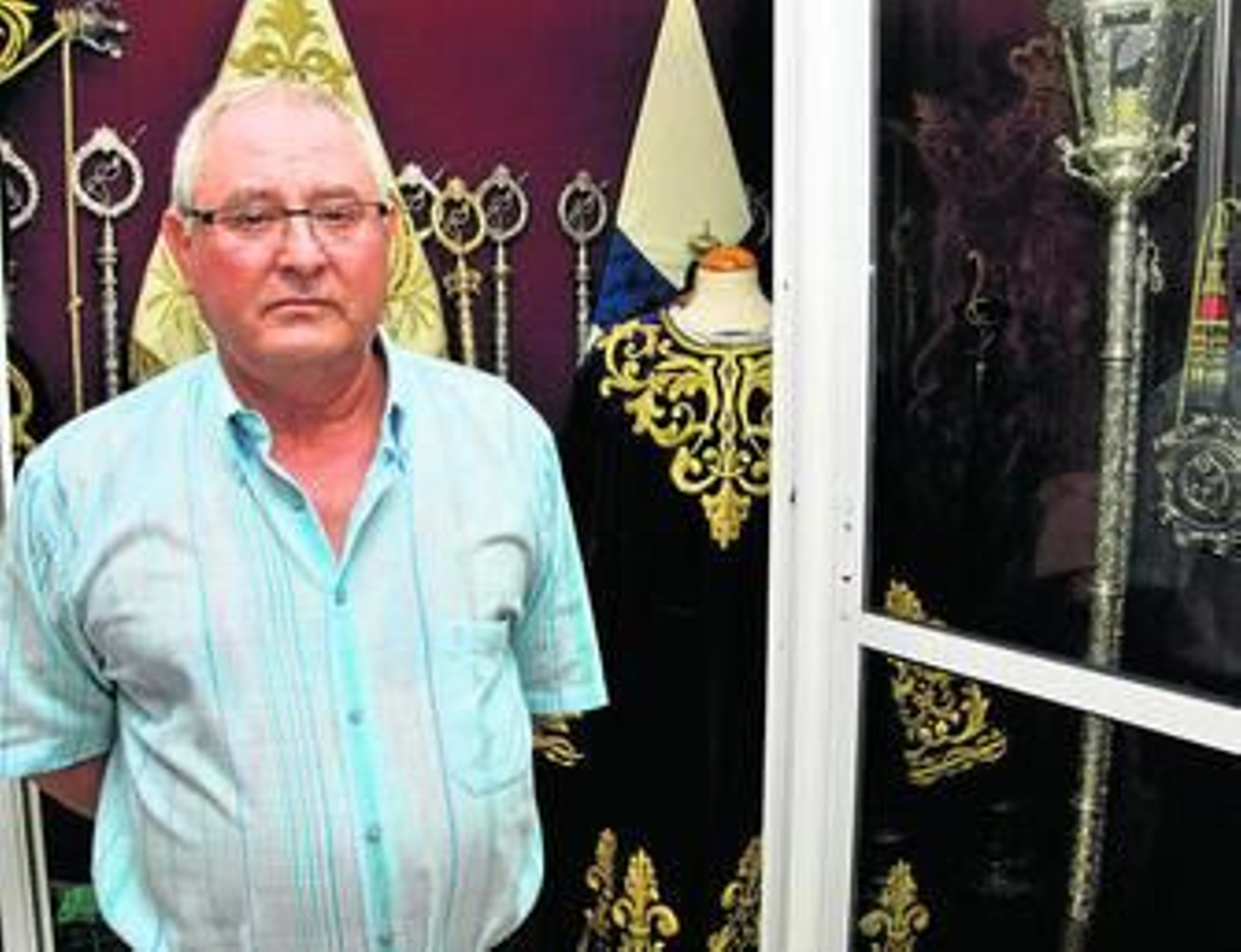 Rafael López Carrillo, hermano mayor del Prendimiento, en la casa de hermandad.