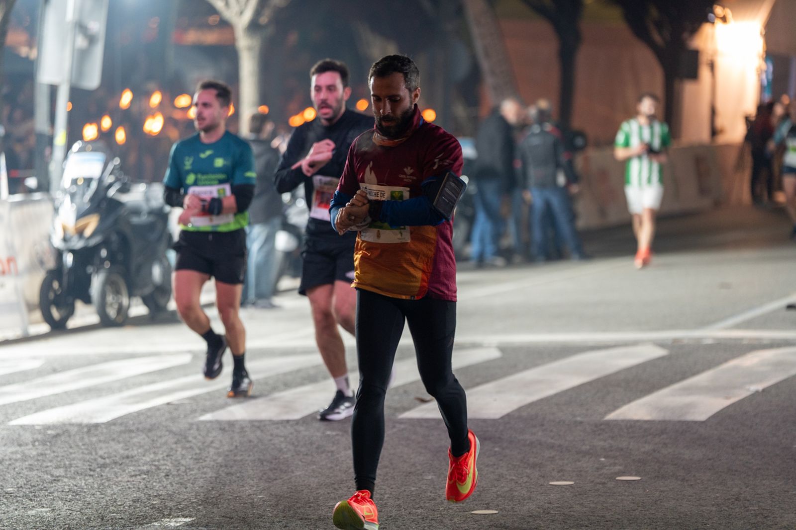 En imágenes: búscate en tu llegada a meta de la Carrera de San Antón 2026 (5)