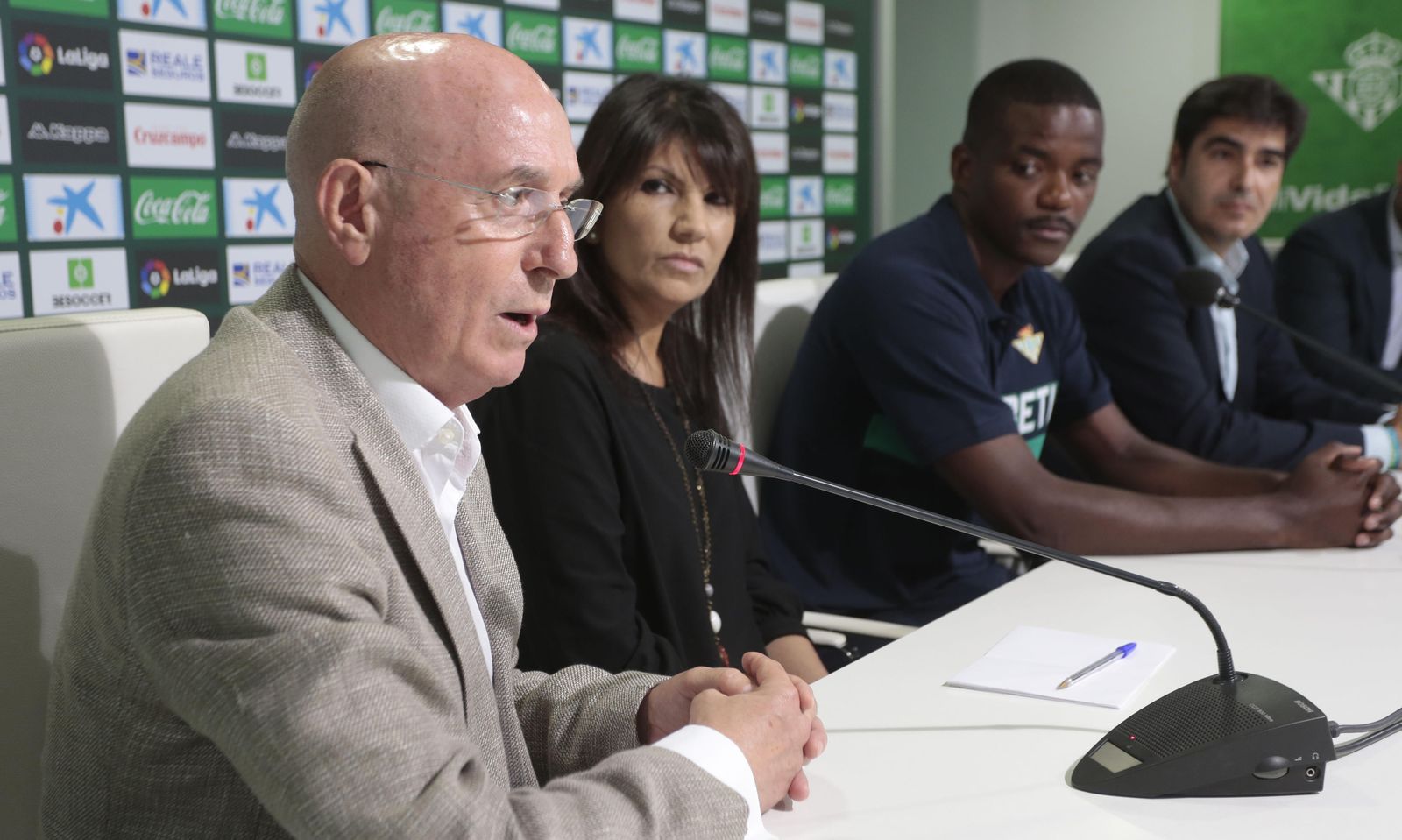 La presentación en el Betis de William Carvalho