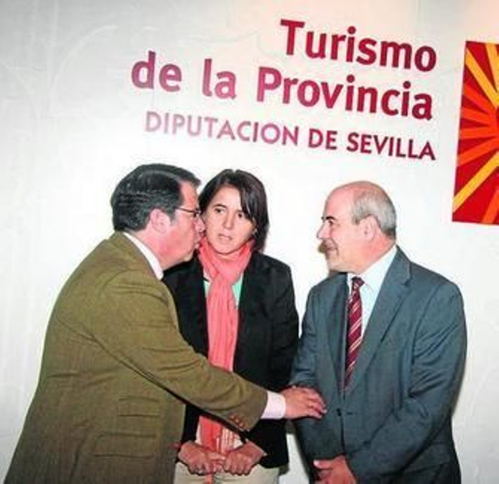 Serrano, Bravo y Artacho, ayer en la Casa de la Provincia.