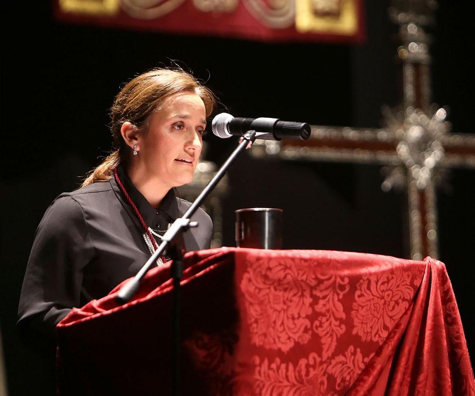Pregón de la Semana Santa de Chiclana de 2017, en el que Ana González presentó al pregonero.