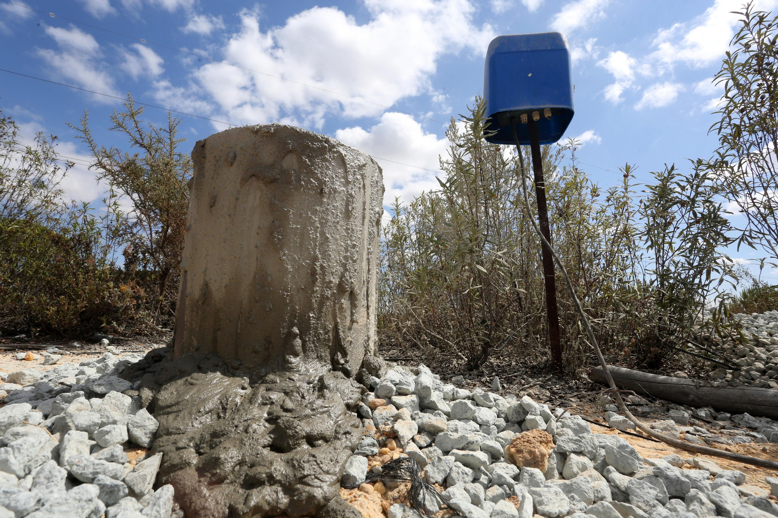 Imágenes del cierre de los pozos de Lucena por la Guardia Civil y la Confederación Hidrográfica del Guadalquivir