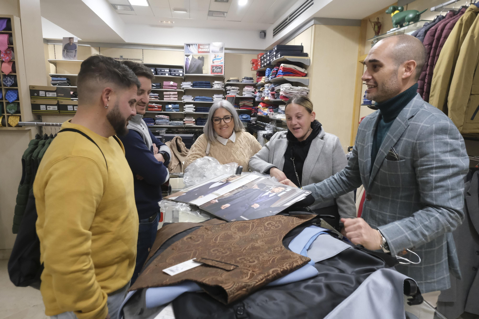 La gran fiesta de Pretardebuena en el barrio de la Viñuela de Córdoba, en fotografías