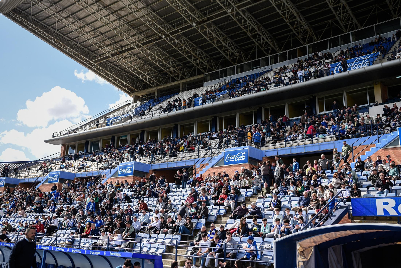 Imágenes de la afición en el Colombino en el Recreativo - Antequera