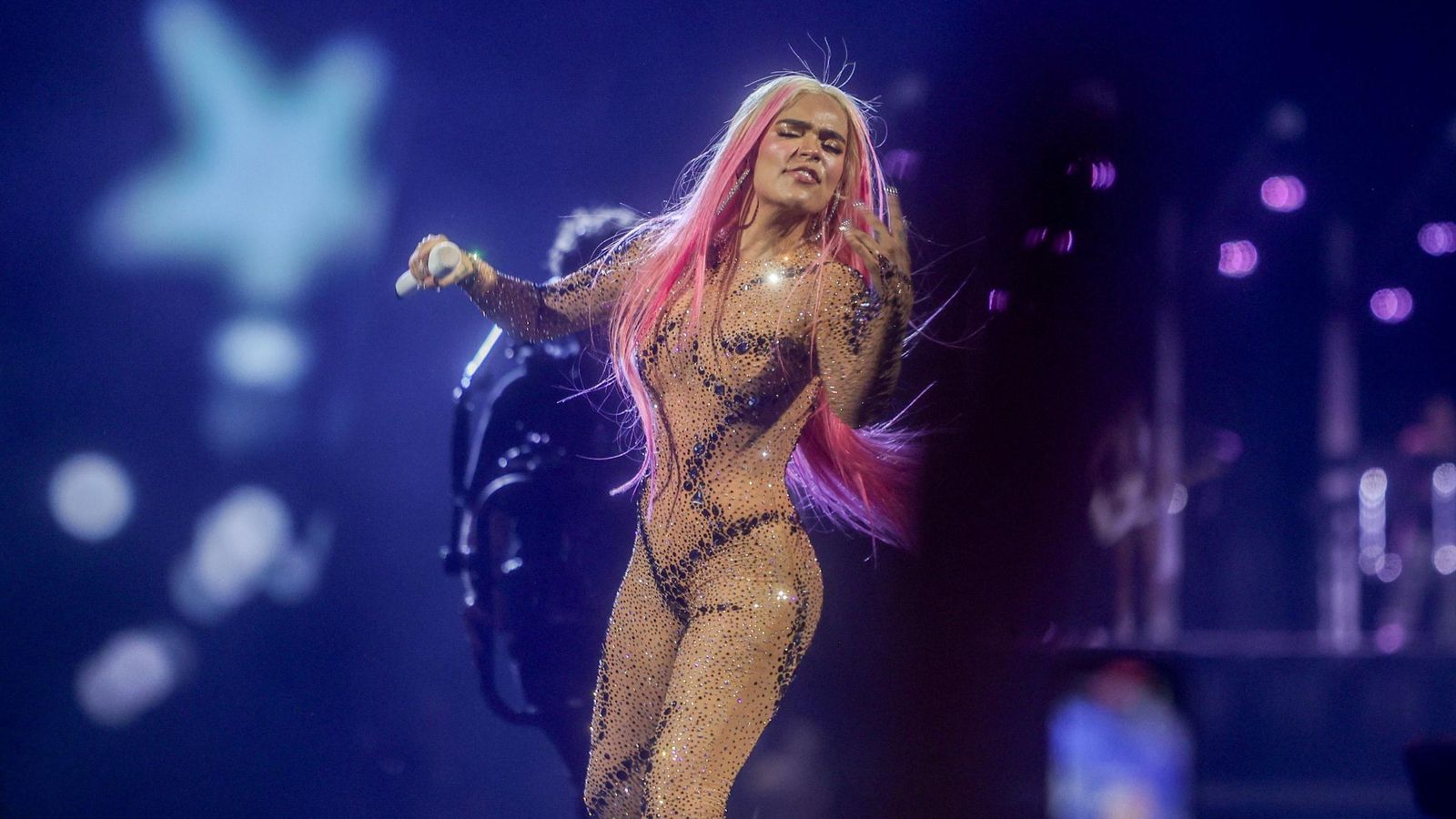 Las fotos del primer concierto de cuatro de Karol G en el Santiago Bernabéu