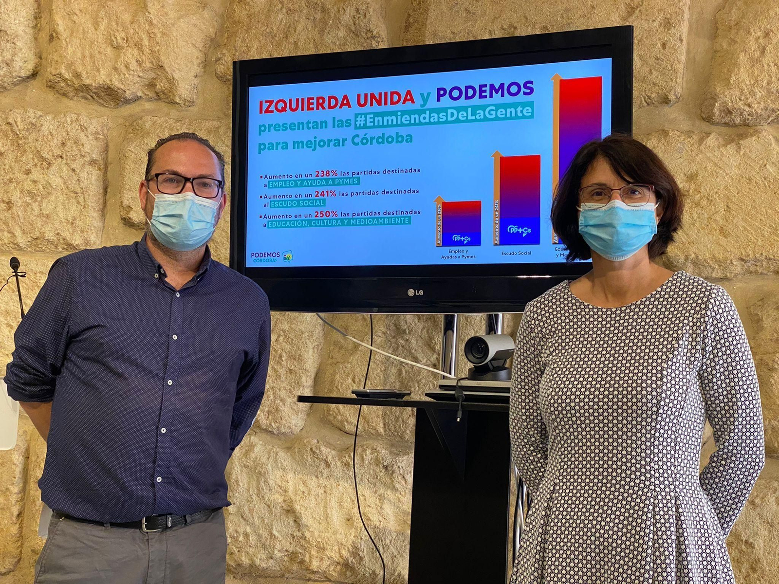 Juan Alcántara y Amparo Pernichi presentan sus enmiendas a los presupuestos.