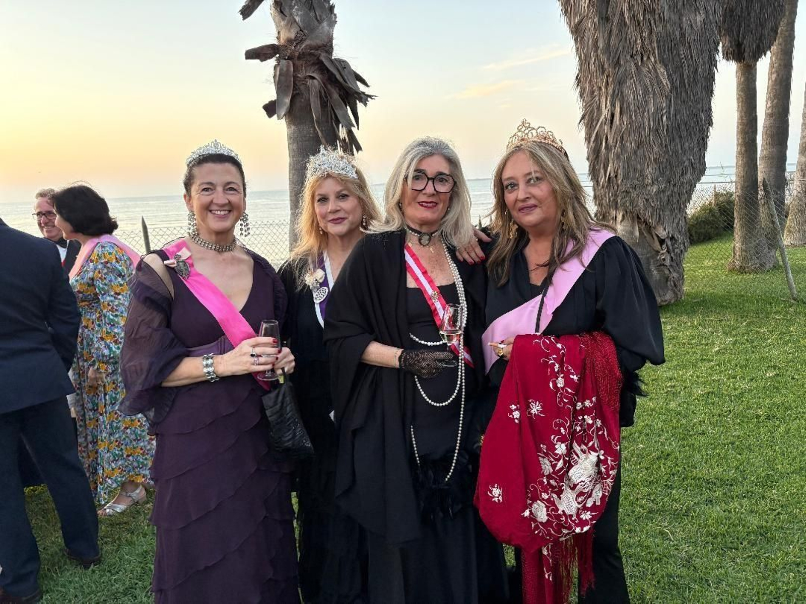 Rocío Barbadilo, Mercedes Martínez, Nena Castillo y Chica Hidalgo Argüeso. Rocío Barbadilo, Mercedes Martínez, Nena Castillo y Chica Hidalgo Argüeso.