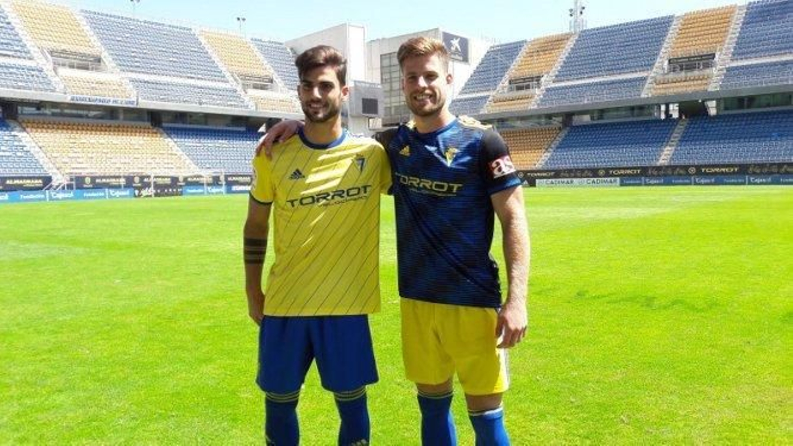 Mario Barco y Jauregi ya pisan el césped de Carranza.