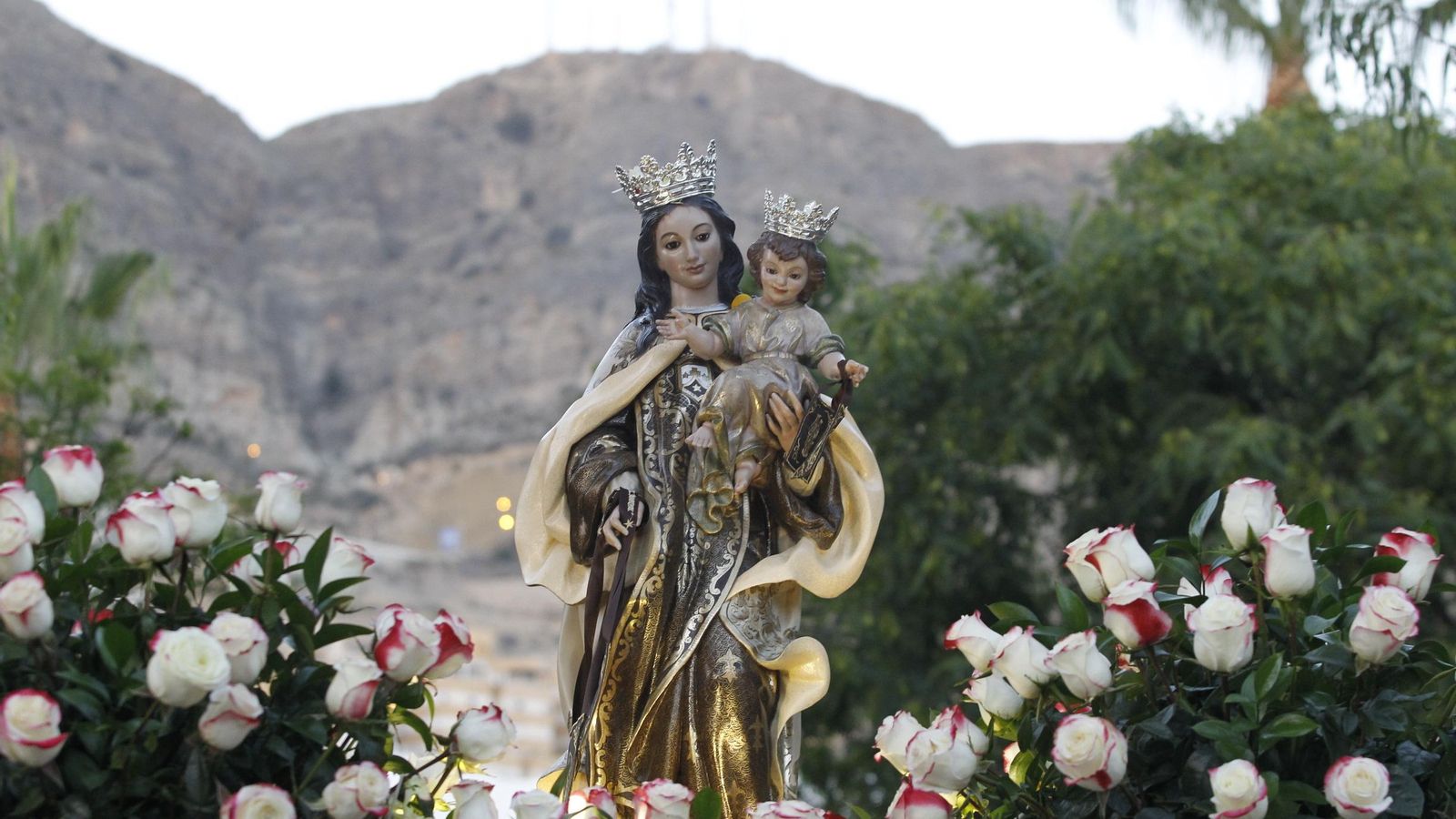Primer plano de la imagen de la Virgen del Carmen de Aguadulce.