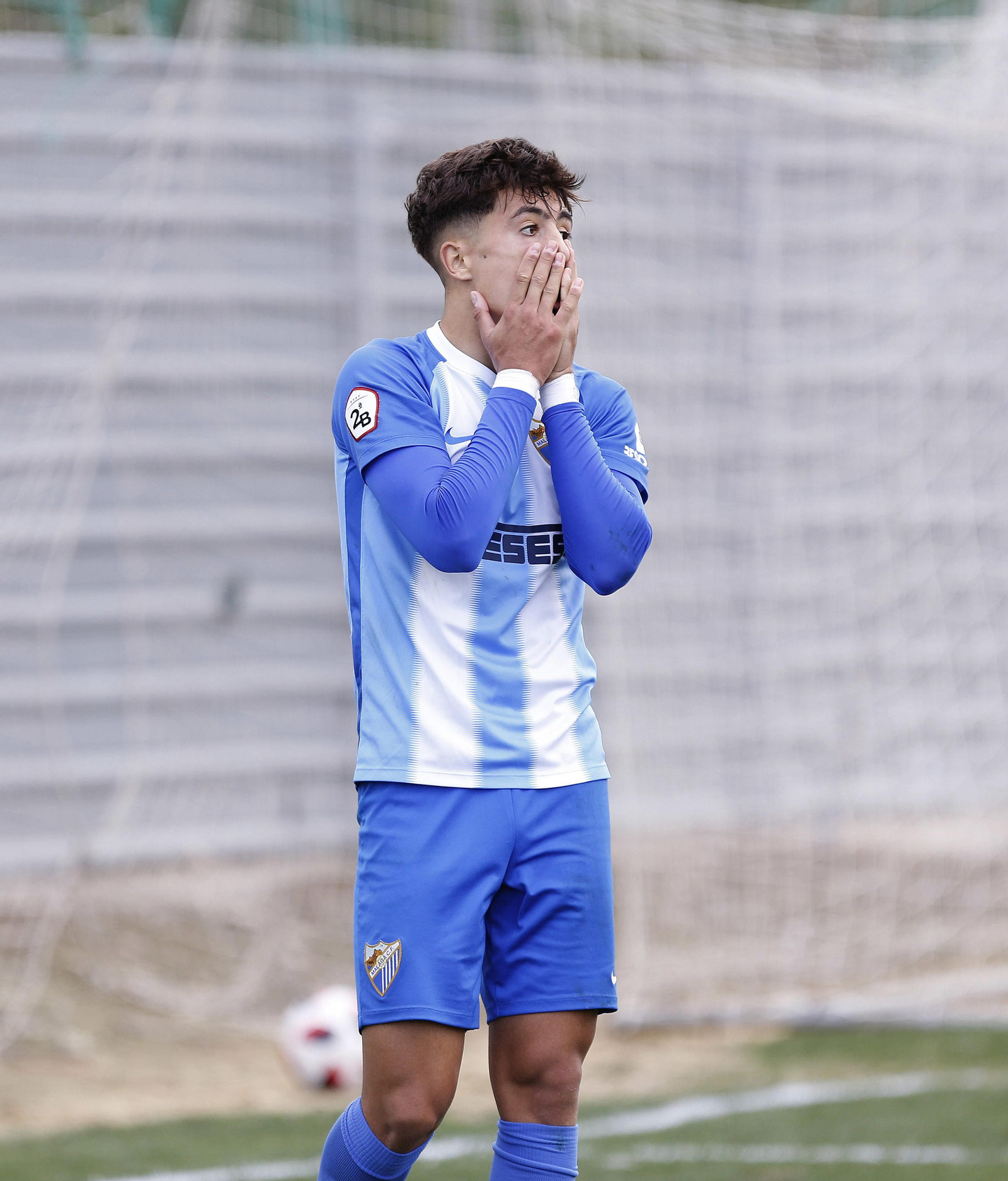 Iván Jaime se lleva las manos a la cara tras errar una ocasión ante el Marbella. Iván Jaime se lleva las manos a la cara tras errar una ocasión ante el Marbella.