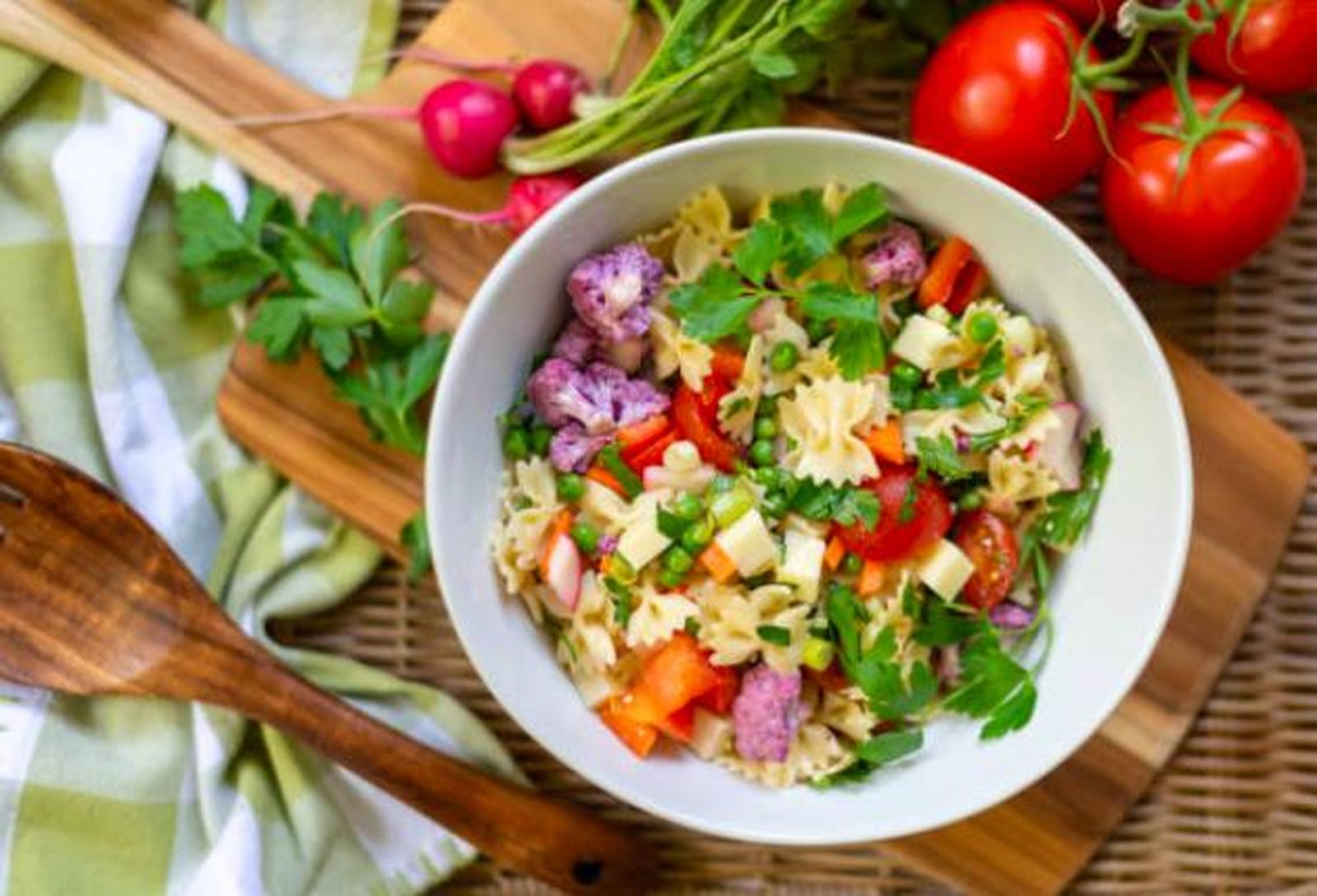 Exótica y refrescante: ensalada hawaiana de pasta con piña