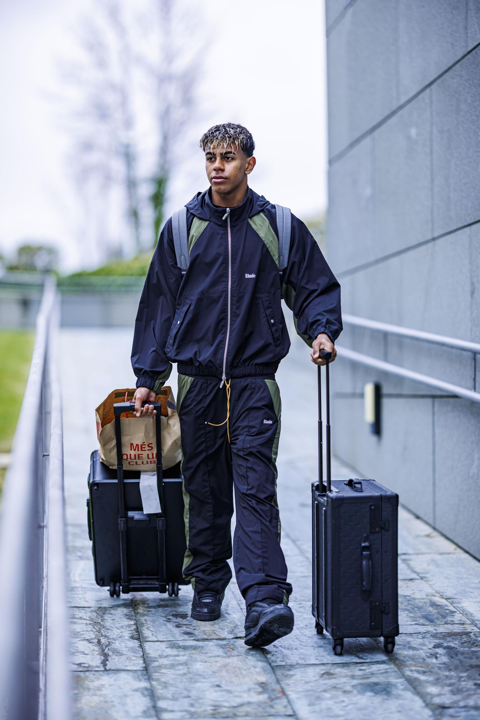 El primer día de Dean Huijsen con los campeones de Europa