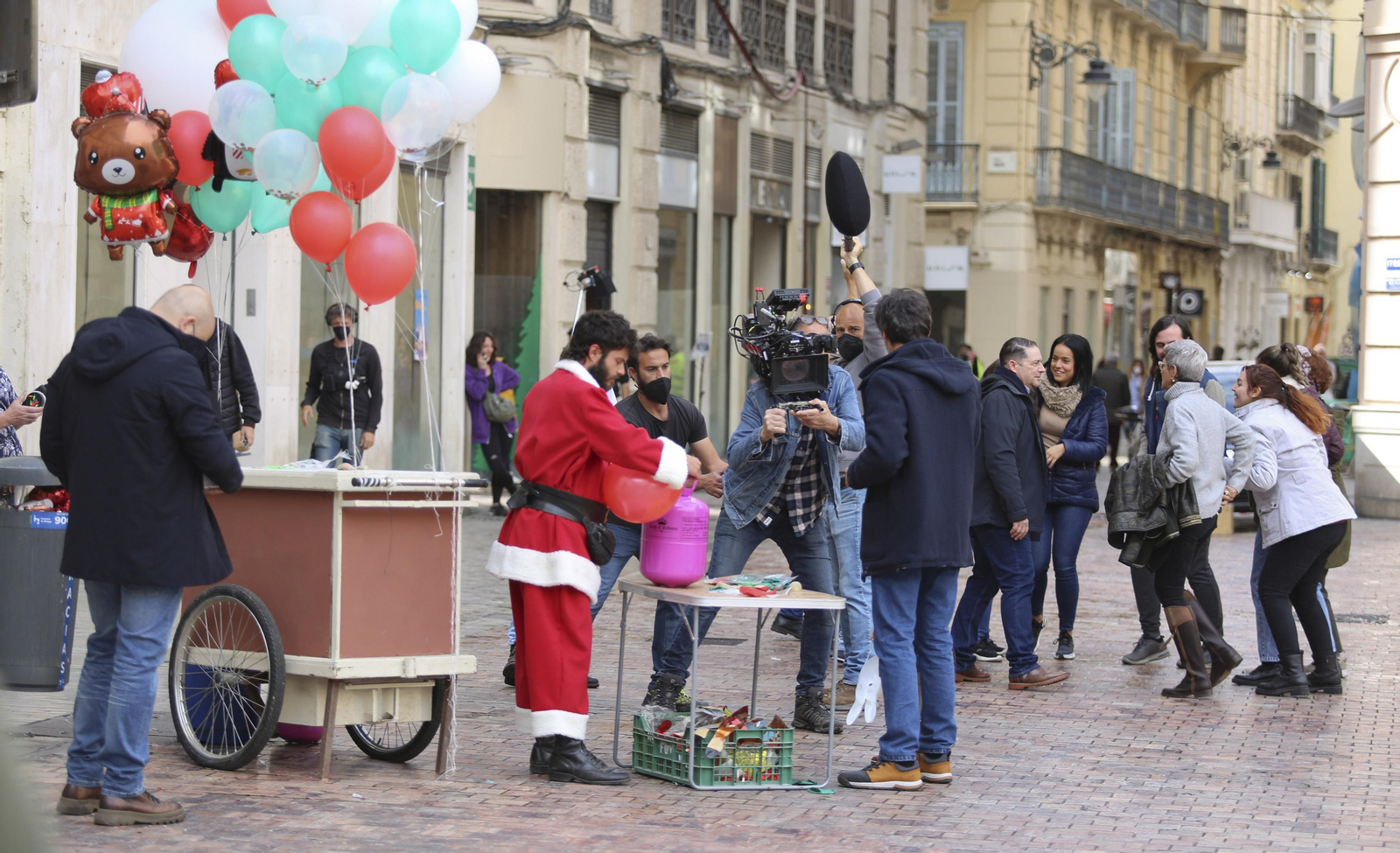 El rodaje de 'La chica de nieve' en Málaga, en fotos