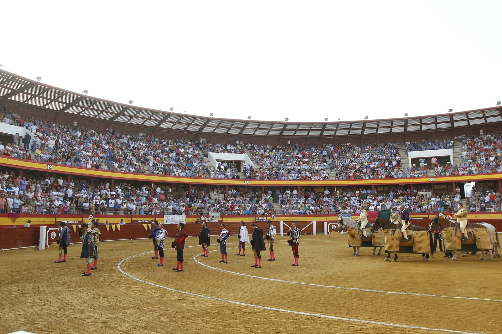 Fotogalería corrida de toros Roquetas de Mar. El Fandi, Castella, Cayetano.