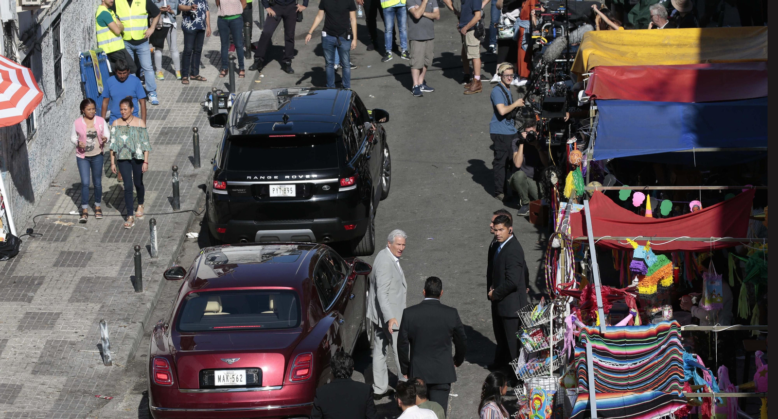 Las imágenes del rodaje de la serie de Richard Gere en Sevilla