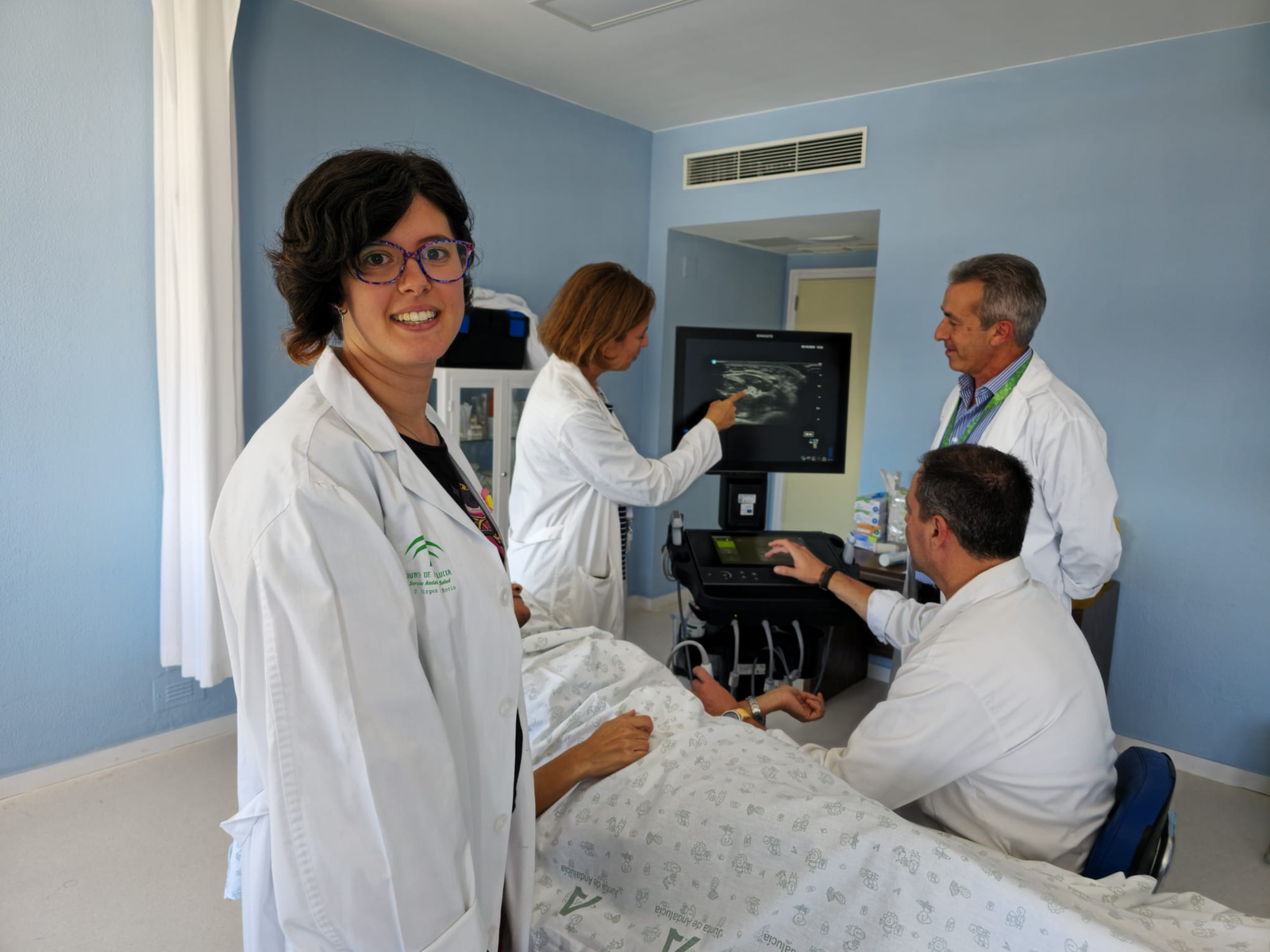 El Virgen del Rocío incorpora dos equipos de ultrasonido en el servicio de Medicina Física y Rehabilitación