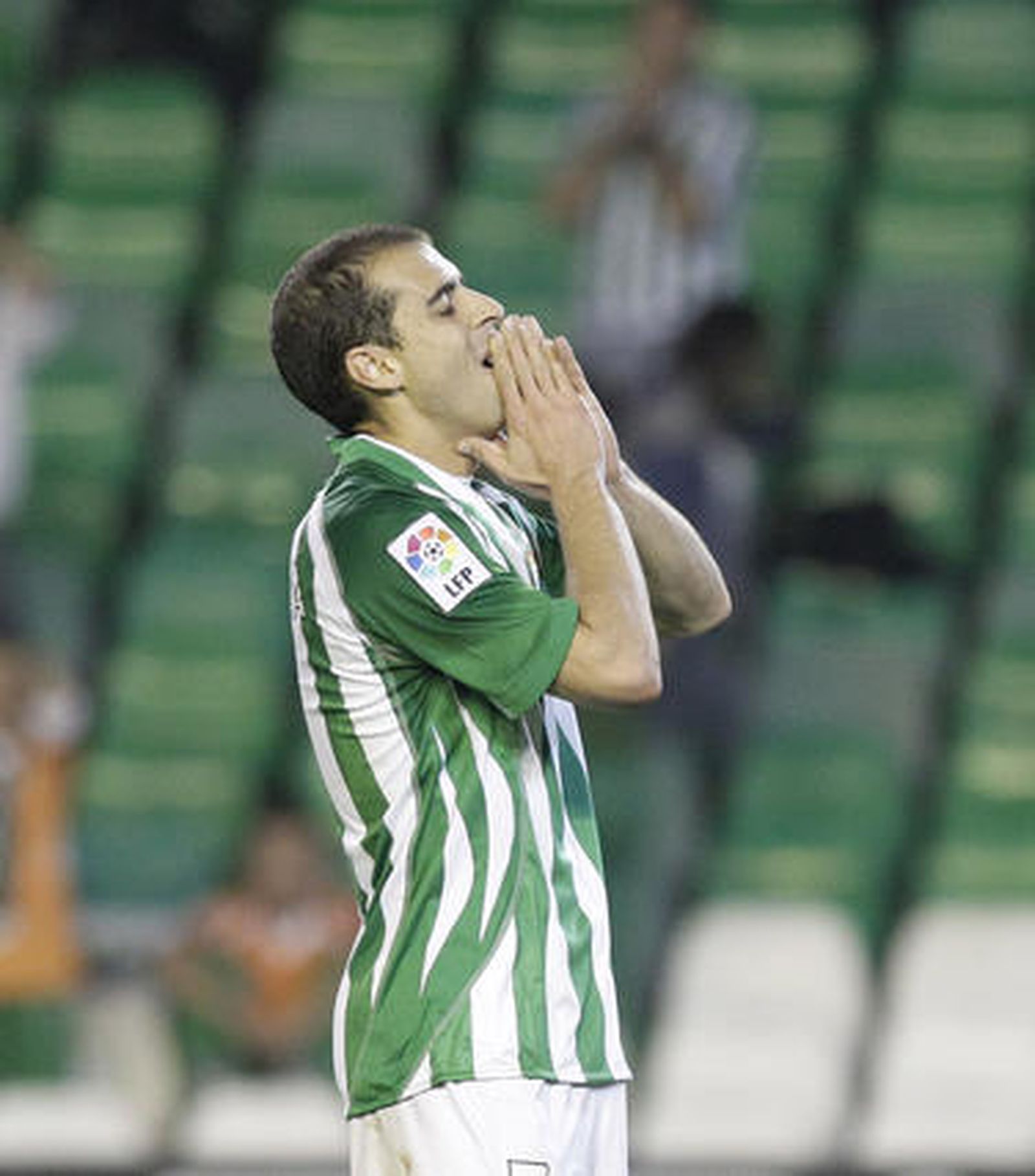 El Betis gana al Castellón en uno de sus partidos más flojos con Víctor Fernández. / Antonio Pizarro