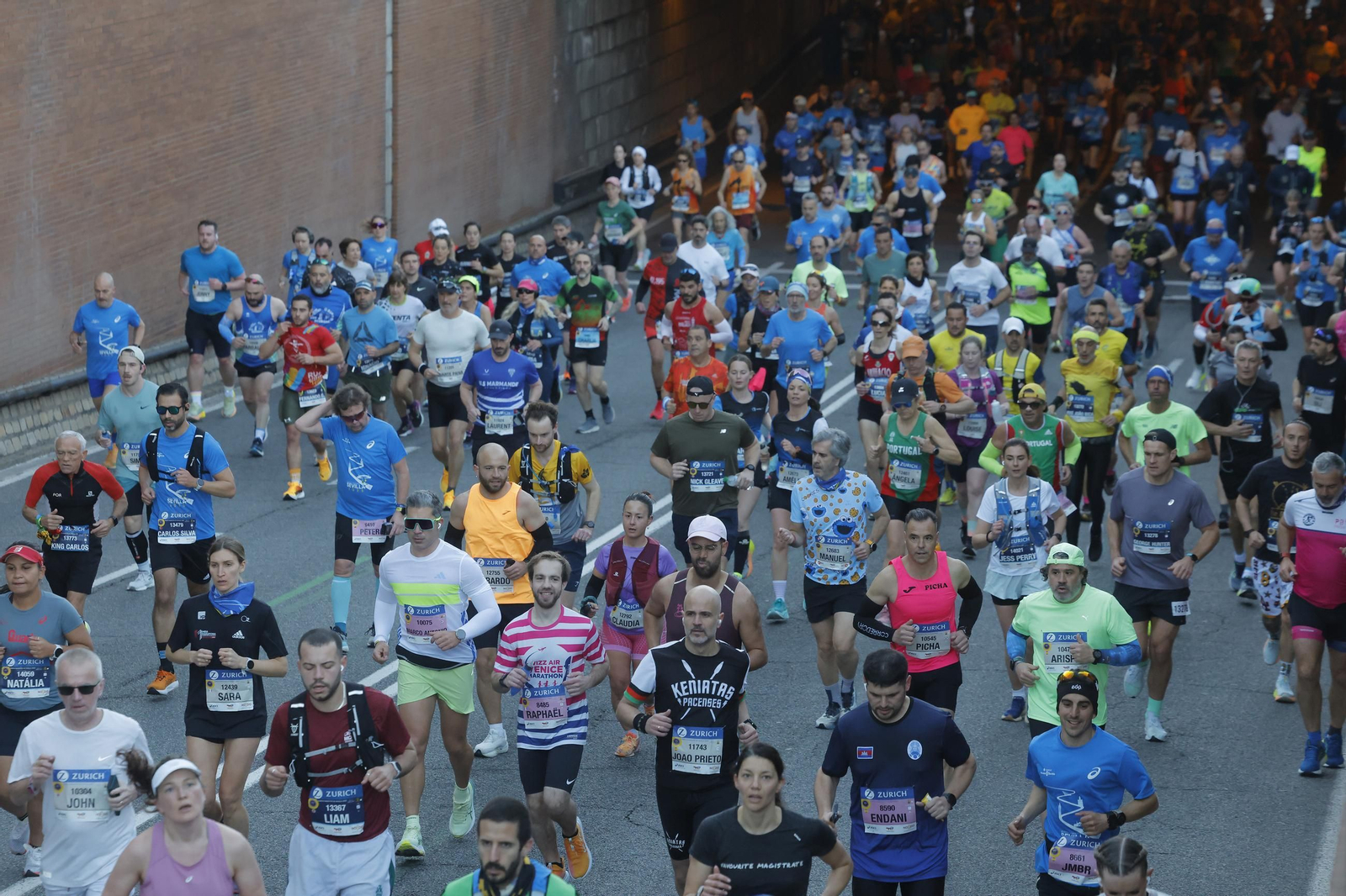 Búscate en el Zurich Maratón de Sevilla 2025