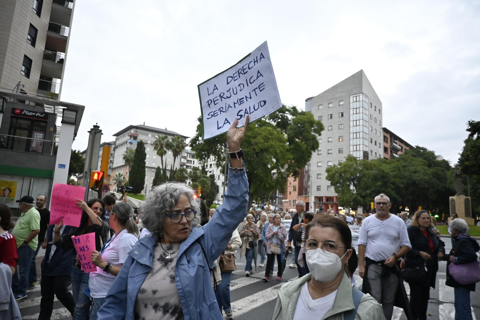 Las mejores imágenes de la manifestación por la sanidad en Huelva