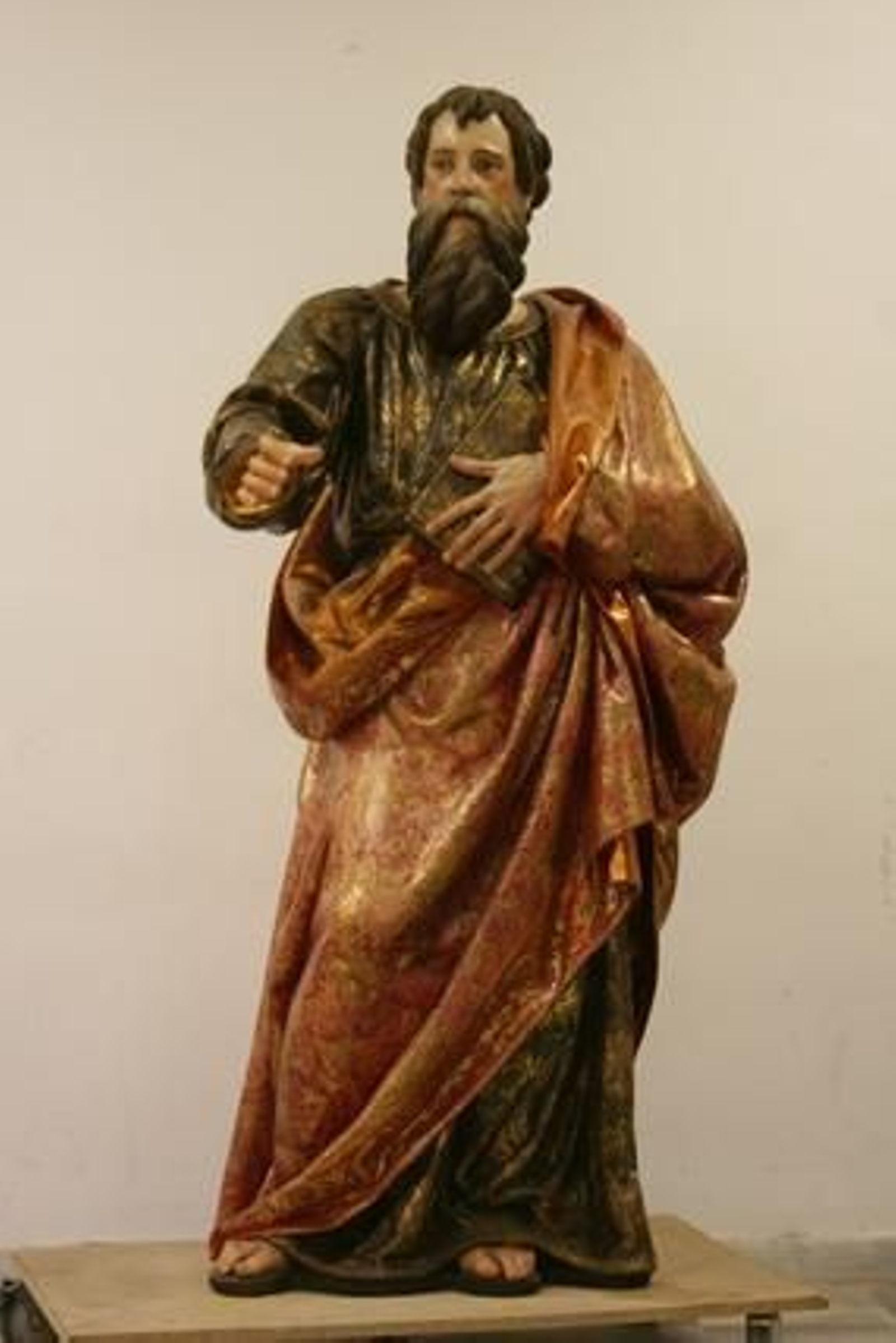 La escultura de San Pedro restaurada.