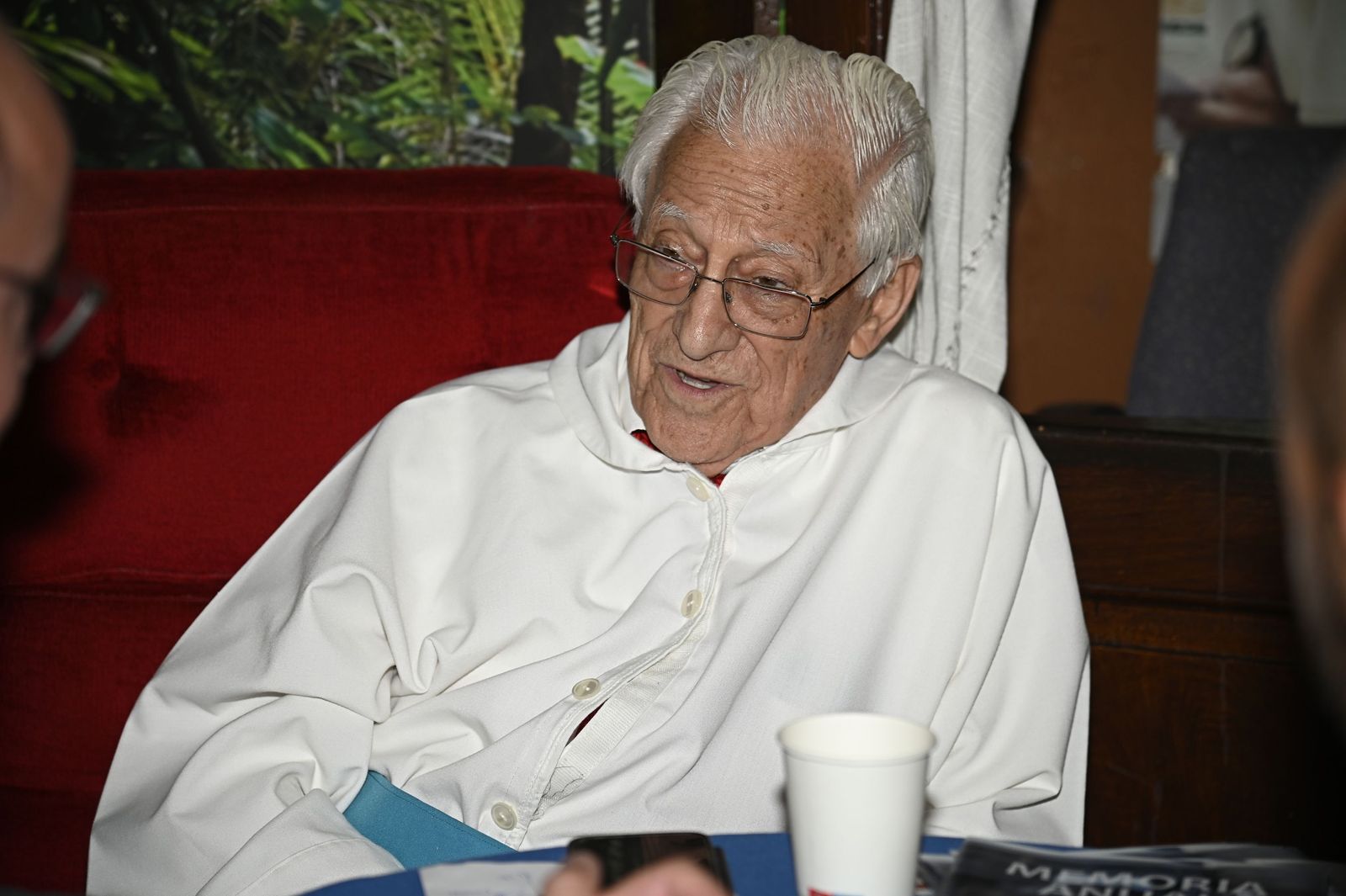 El Padre Ángel ha oficiado la ceremonia.