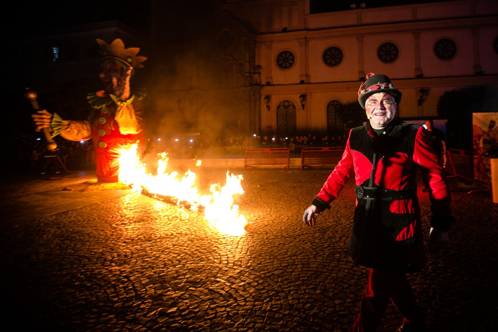 Antonio Rivas, Gran Momo de 2019, en la quema del Carnaval 2019.