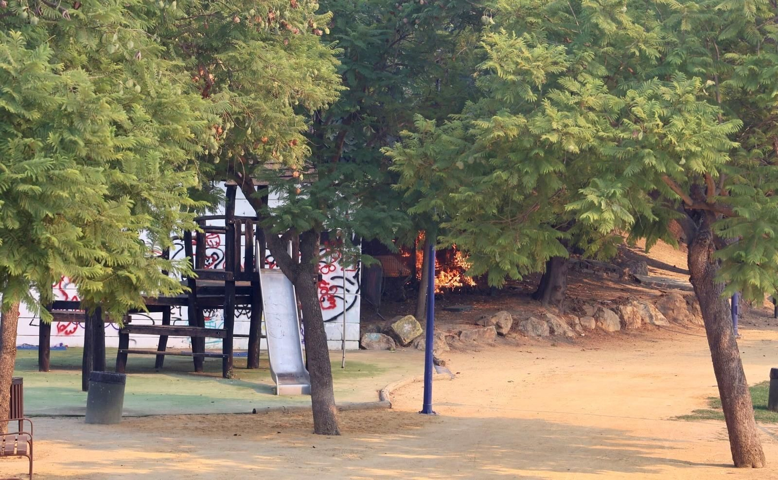 Las imágenes del incendio del auditorio Rocío Jurado