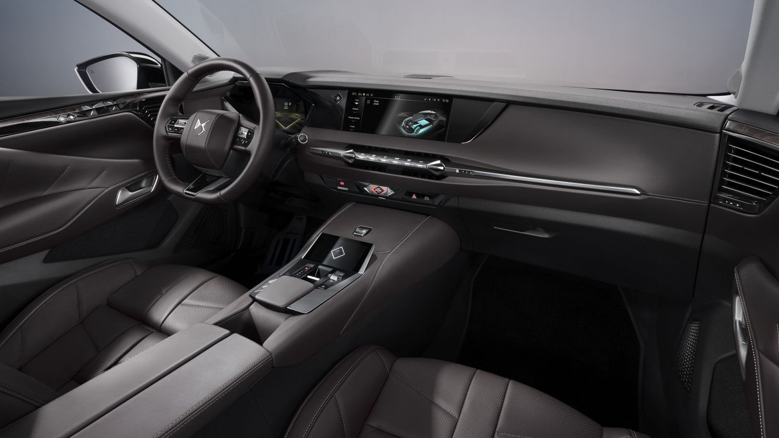 El interior aporta un diseño muy diferente al de cualquier otro modelo de PSA. Tendrá siempre cambio automático.