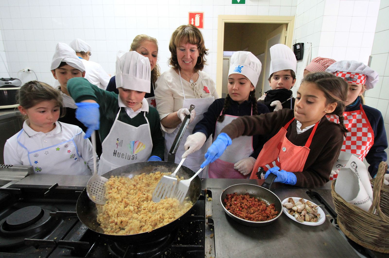 Imágenes del "Masterchef" realizado en las Teresianas con motivo de la celebración del 28-F