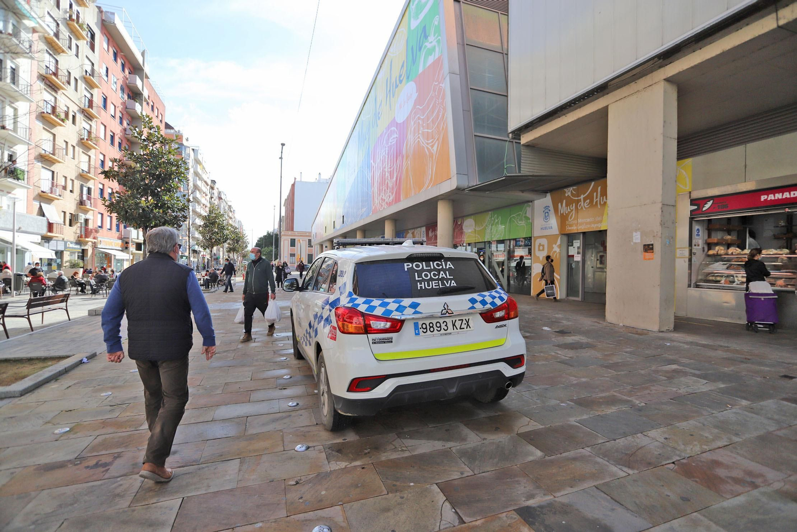 La Policía Local realizó controles en el Mercado del Carmen durante la mañana del sábado