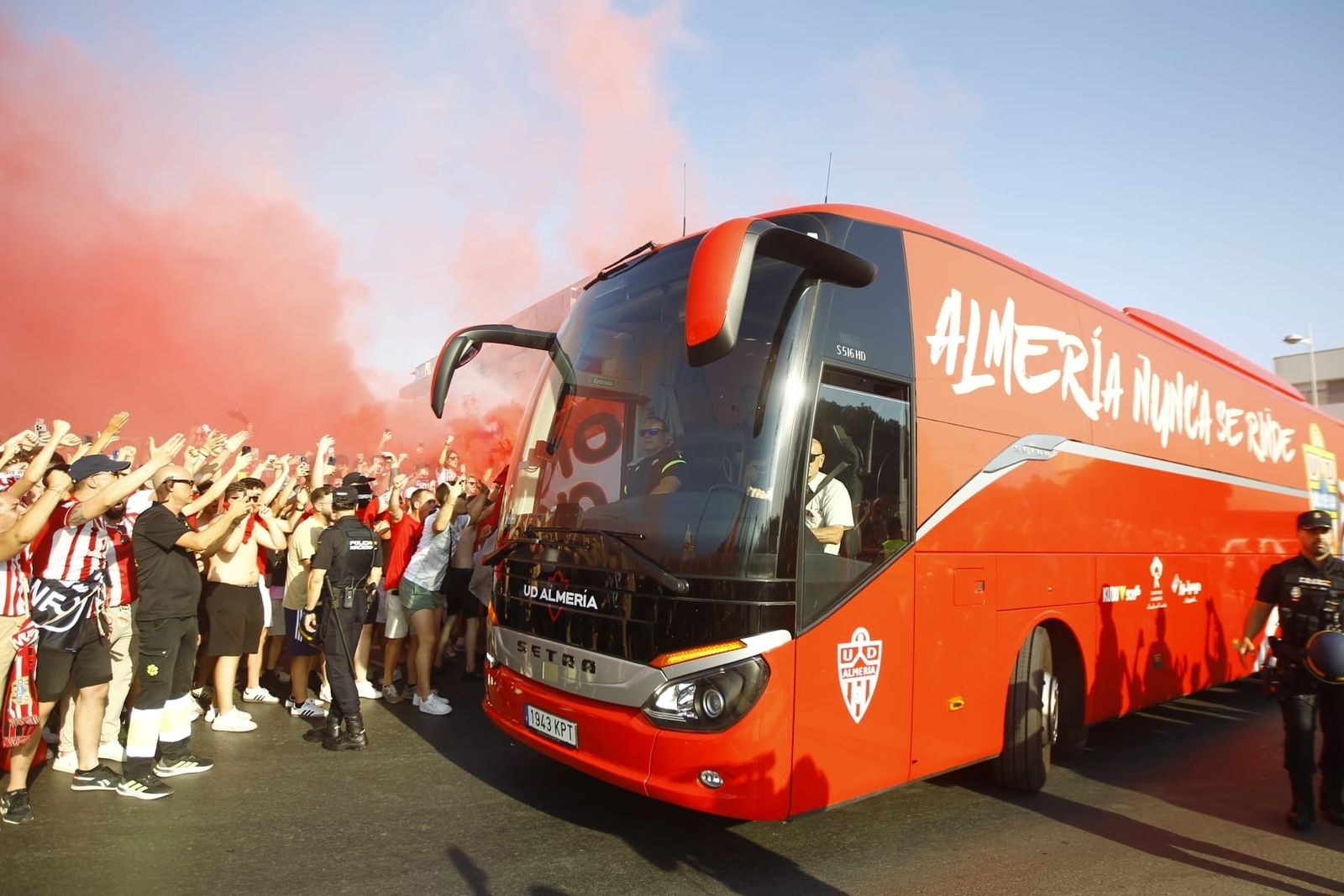 Play off de ascenso a Primera: El Almería espera en la final a Málaga ...