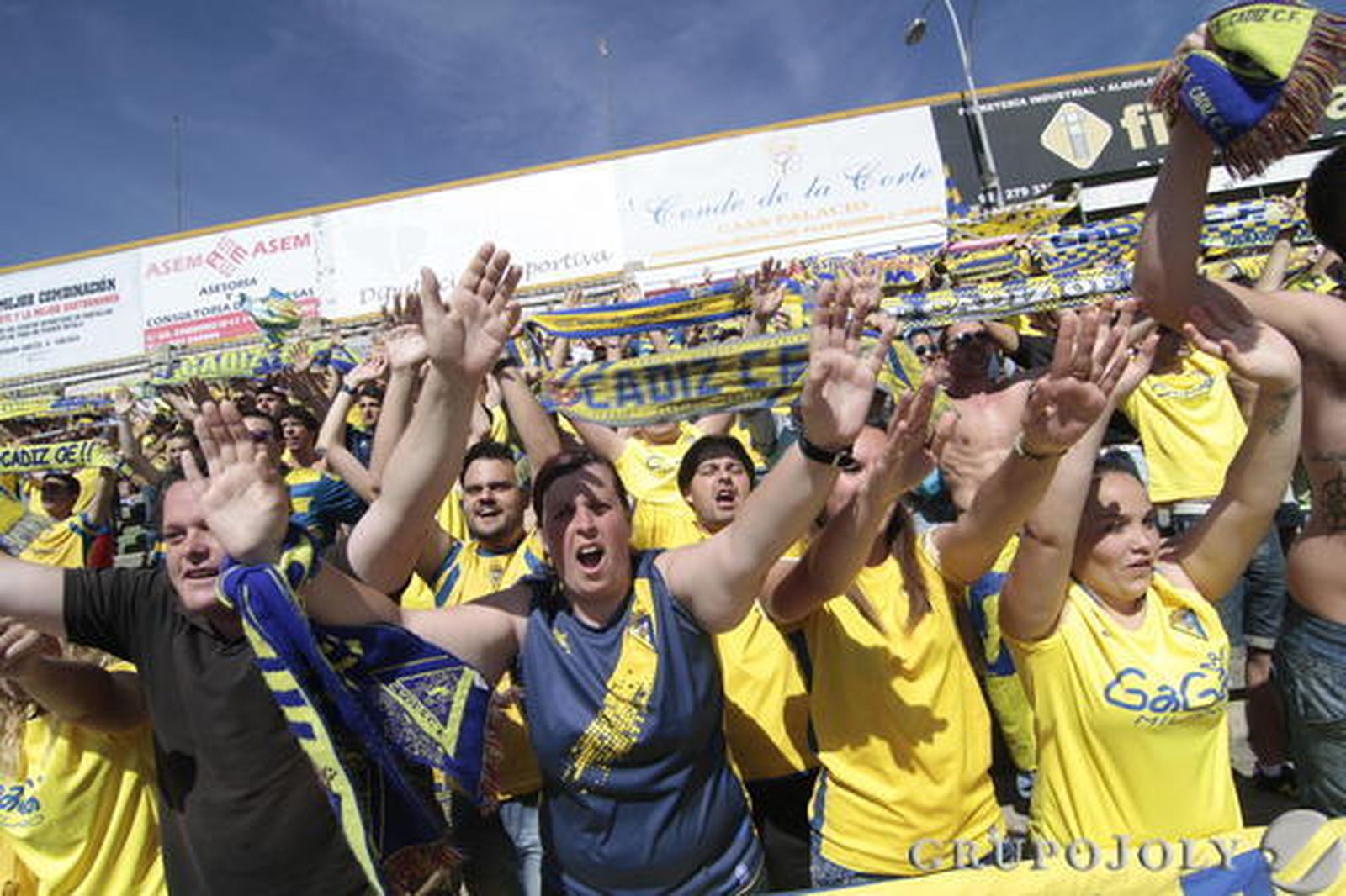 Gran ambiente en la grada. 

Foto: LOF