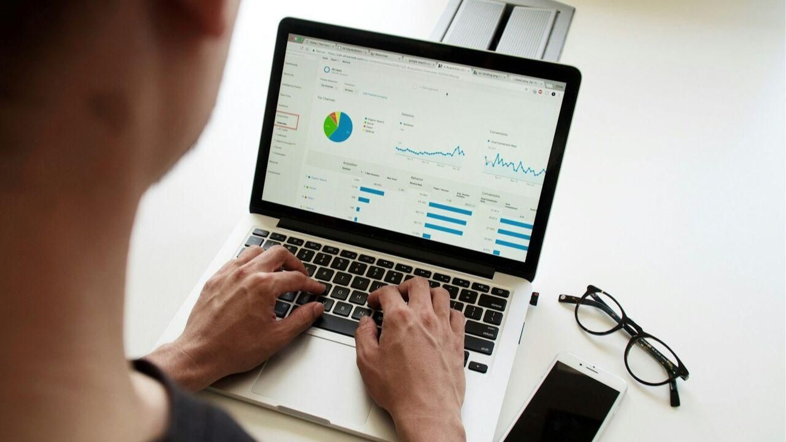 Cómo las empresas andaluzas pueden mejorar su gestión financiera con tecnología