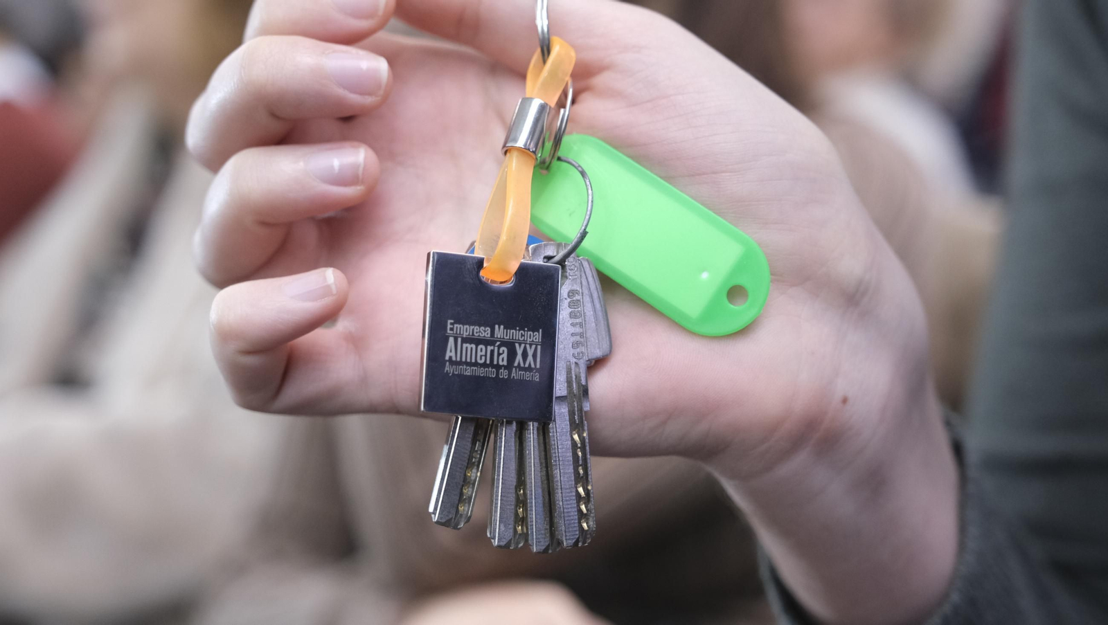 Las imágenes de la entrega de viviendas de VPO en Costacabana