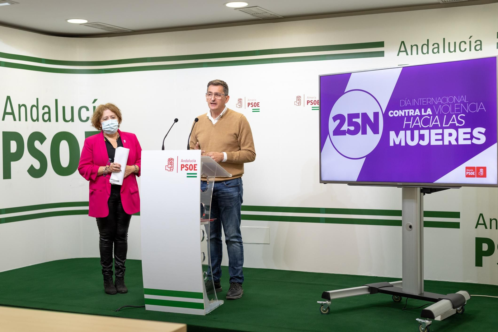 Aure Jiménez Godoy y José Luis Sánchez Teruel, en rueda de prensa