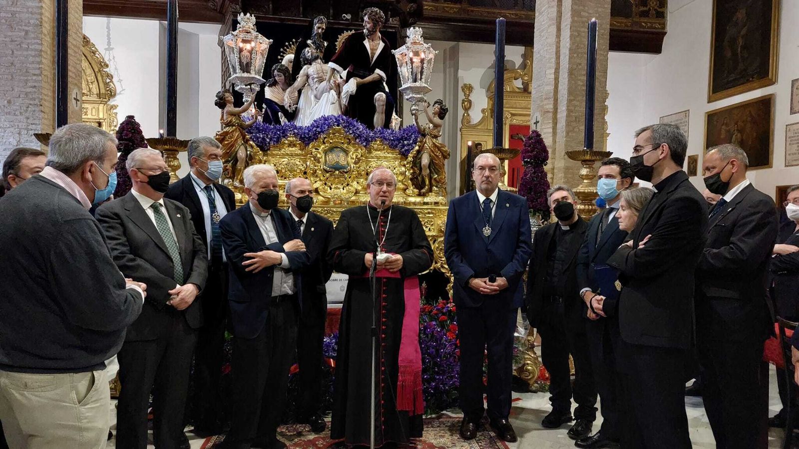 El arzobispo Saiz Meneses, en la parroquia de San Andrés.