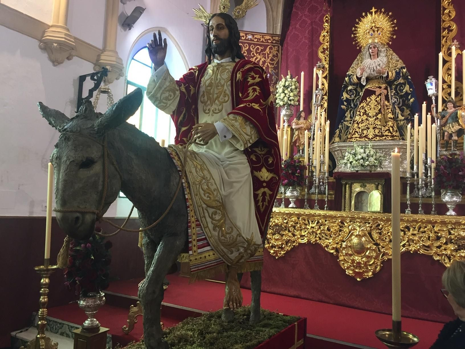 Cristo Rey en solemne besapiés hoy en el oratorio San José