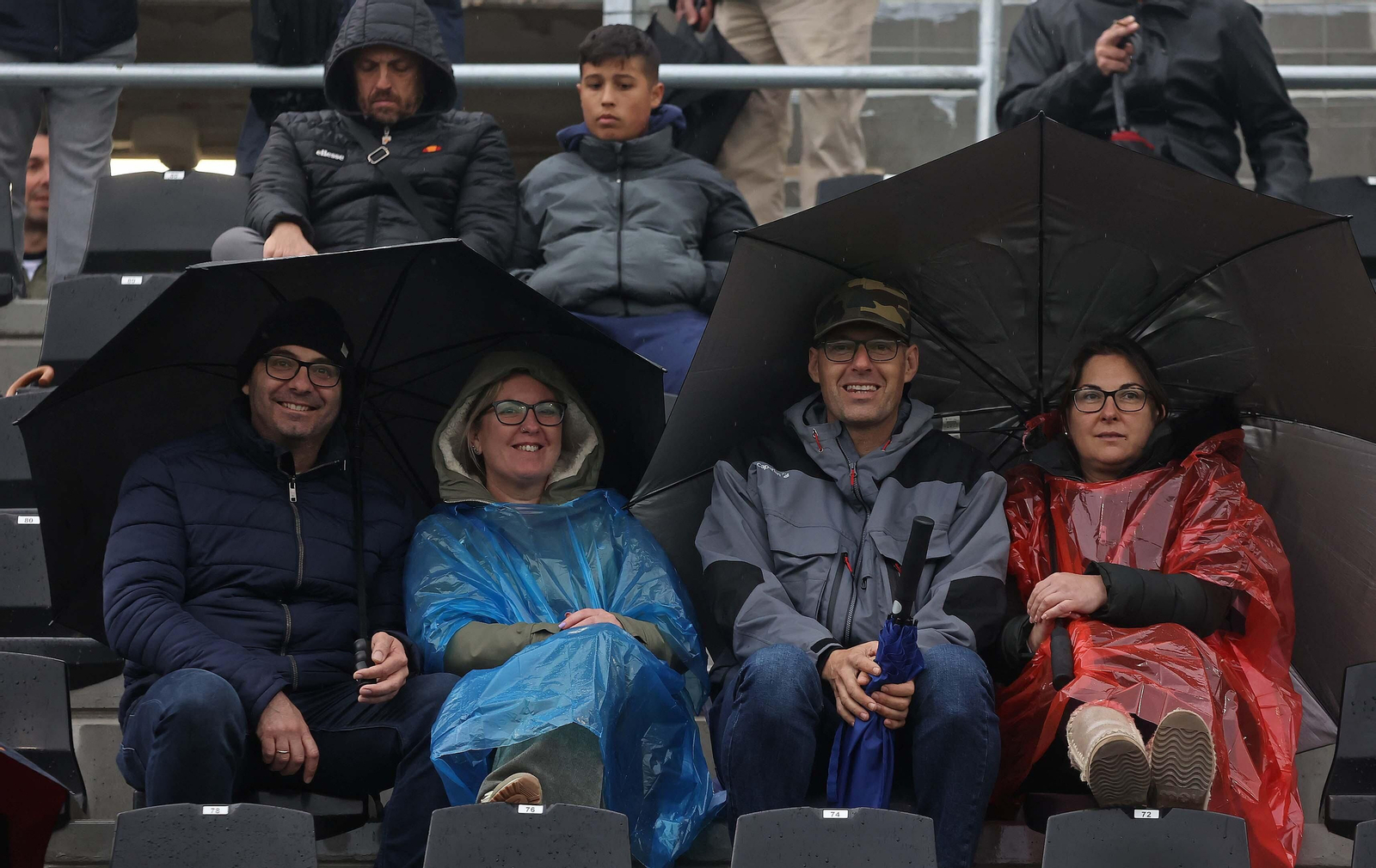 Búscate en el Ciudad de La Línea durante el Balona - Vélez de Segunda RFEF