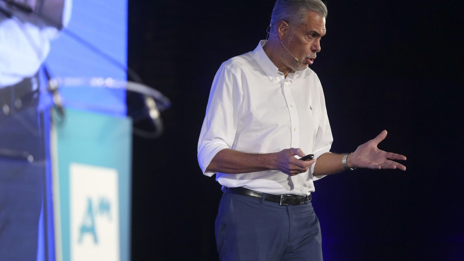 Enrique Dans habla al público en la XIII edición de Andalucía Management.