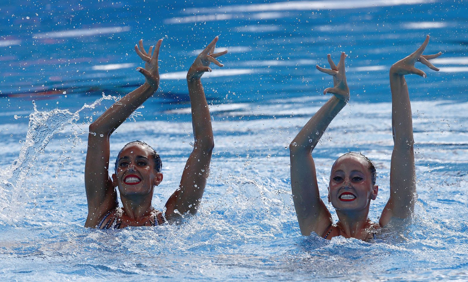 Ona Carbonell y Paula Ramírez, durante la ronda preliminar del dúo técnico de natación sincronizada.