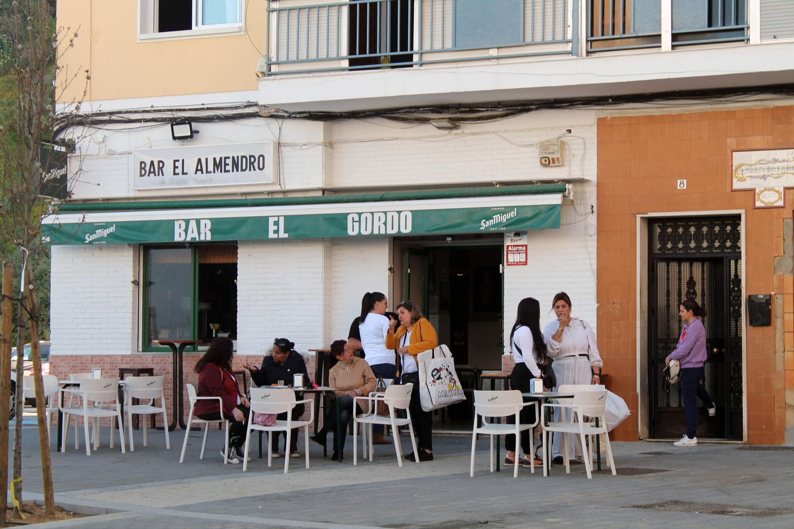 Barrio a Barrio: Imágenes de la Barriada de Los Dolores