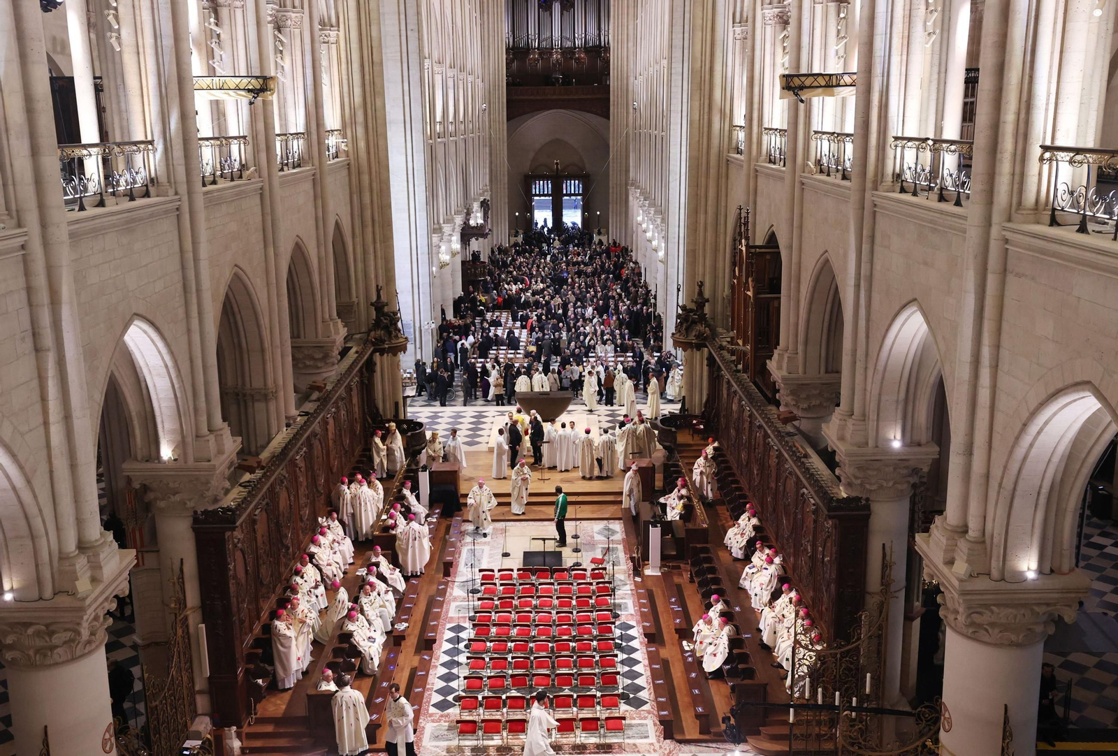 Cultura y Exteriores se culpa entre sí por la falta de representación el acto de Notre Dame. Cultura y Exteriores se culpa entre sí por la falta de representación el acto de Notre Dame.