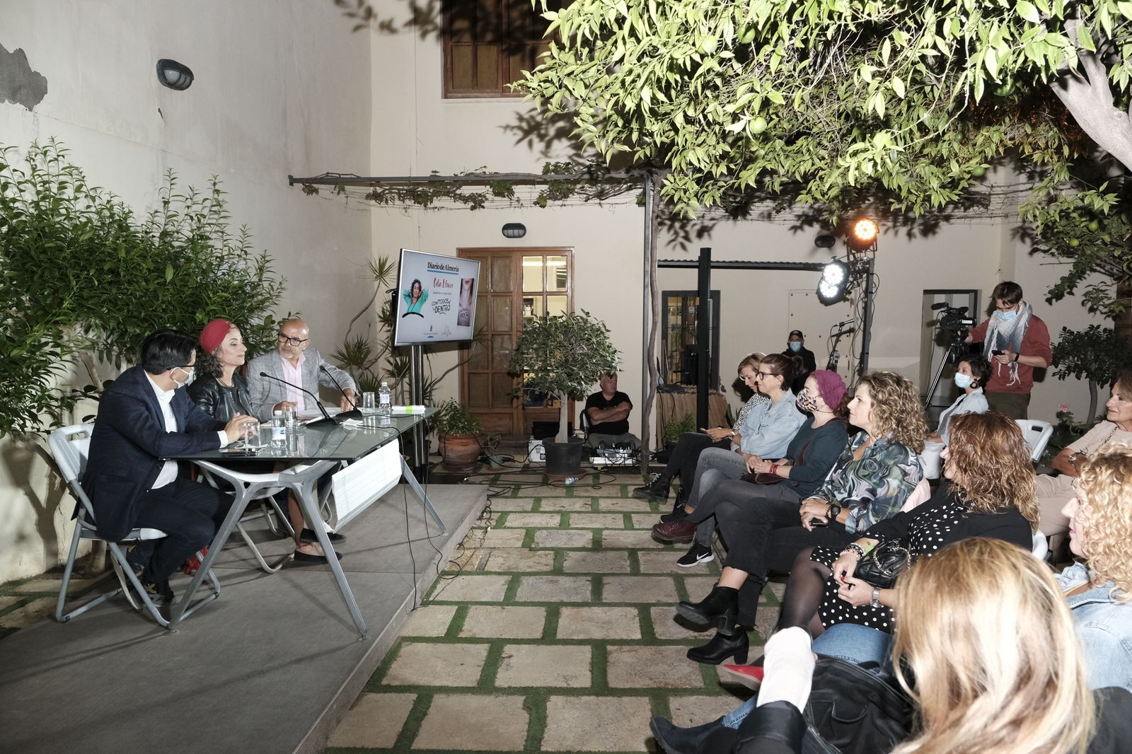 Presentación del libro 'Con todos dentro', de Celia Blanco