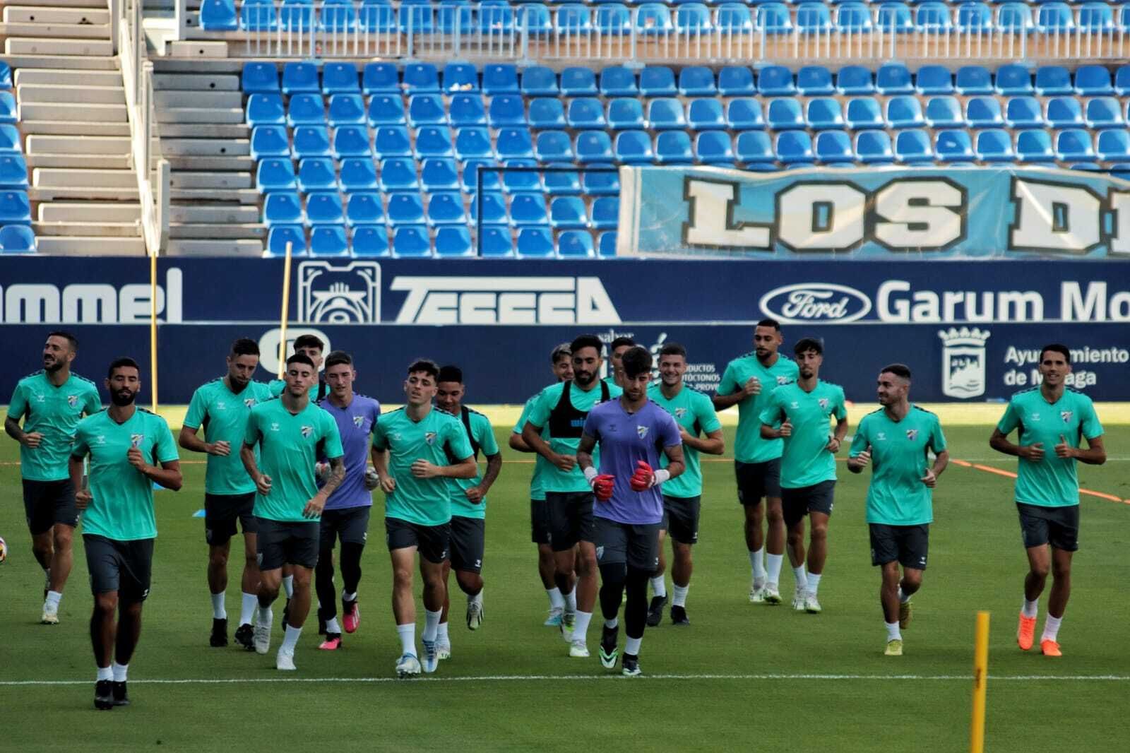 La sesión del Málaga CF antes de partir hacia Castellón, en imágenes