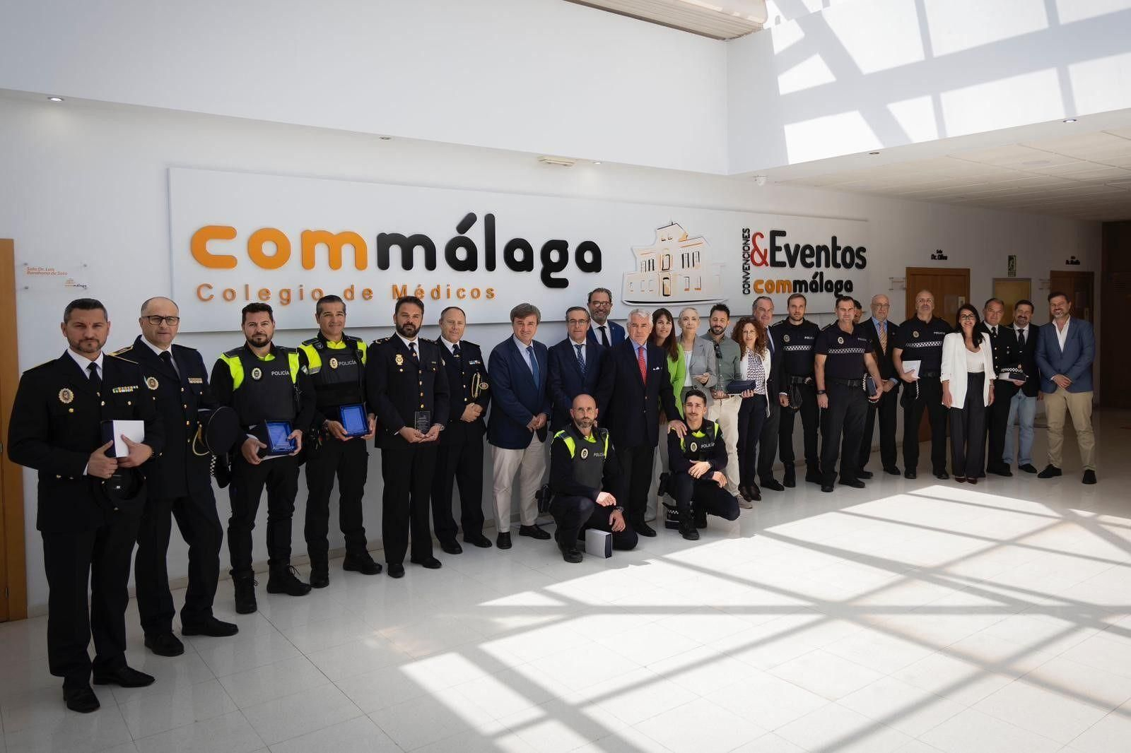 Foto de familia de los galardonados.